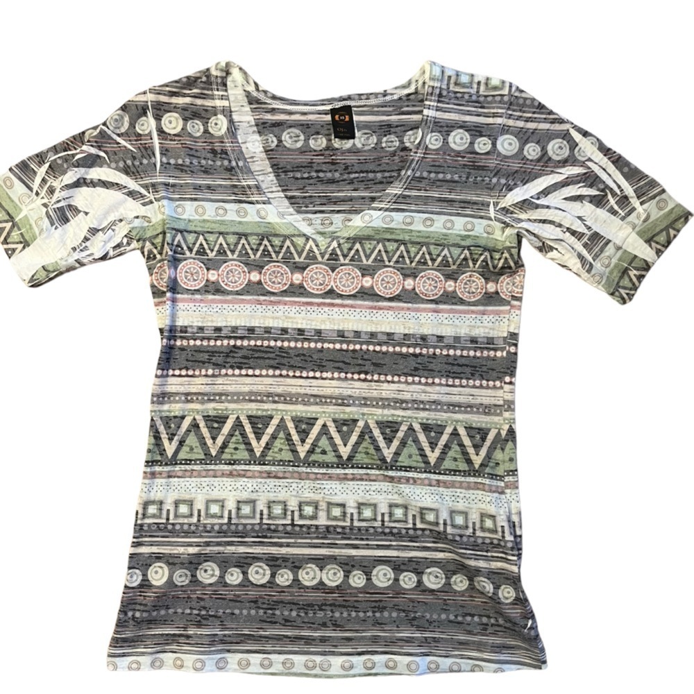 Ojai V-neck T-shirt green and pink boho Aztec print - EUC Size XS